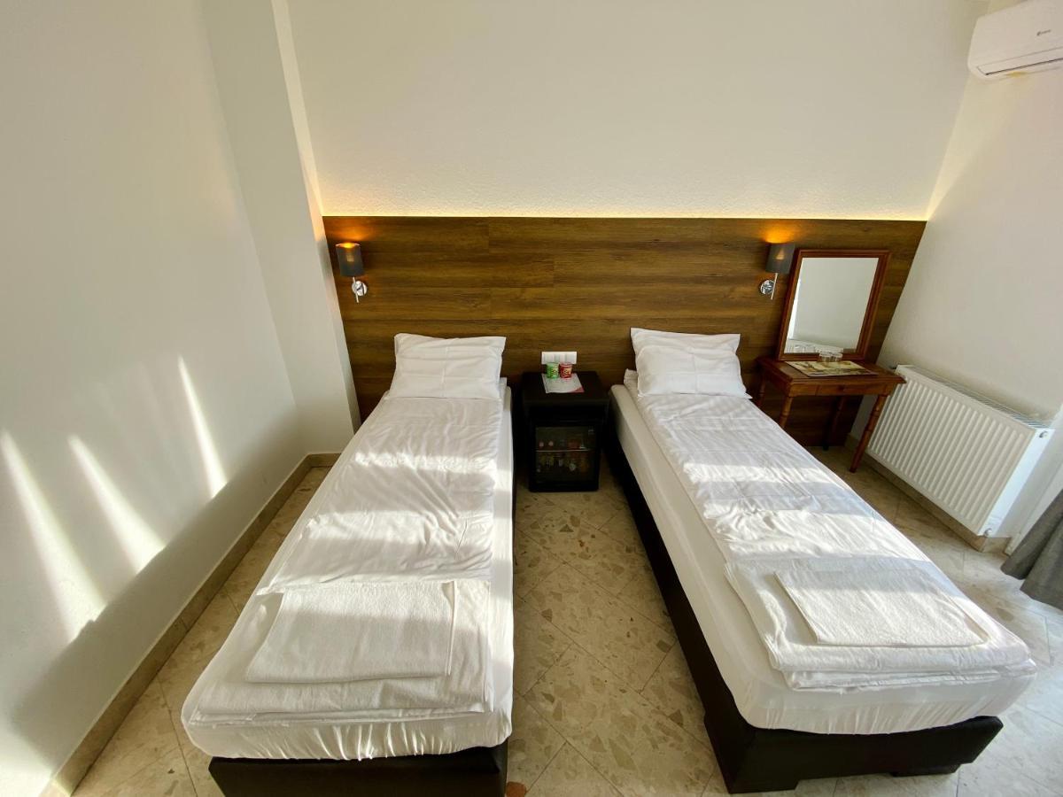 Cinkota Residence Budapest Bagian luar foto